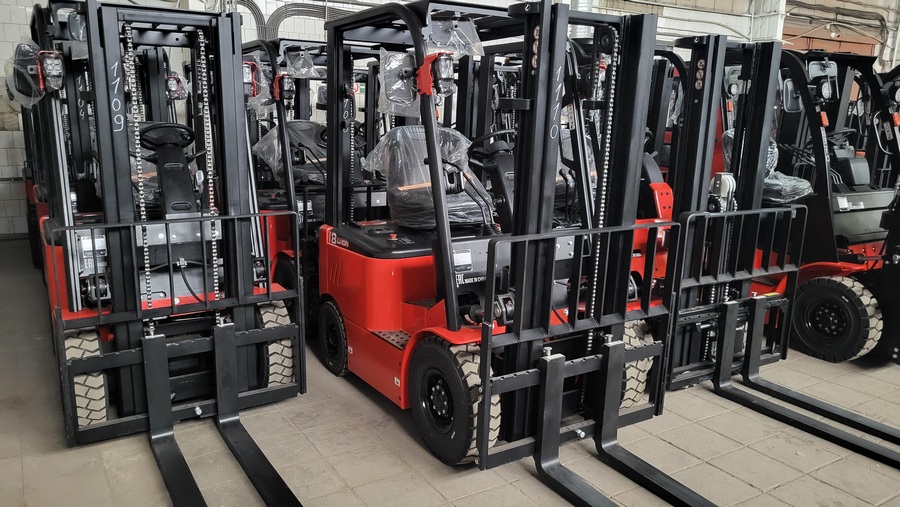 Тест-драйв складской техники на нашем складе в Октябрьском